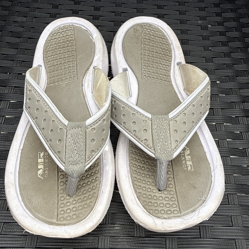 Women’s Air Balance Sandal Size 32/13